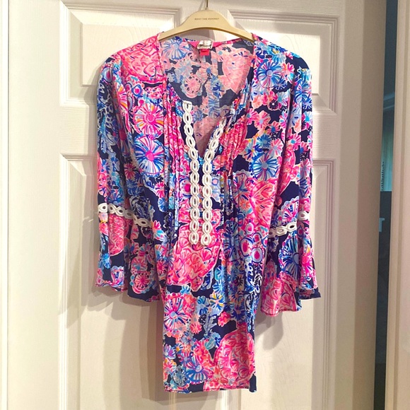 Lilly Pulitzer Tops - Lilly Pulitzer Hollie Tunic in the High Tide Navy print.